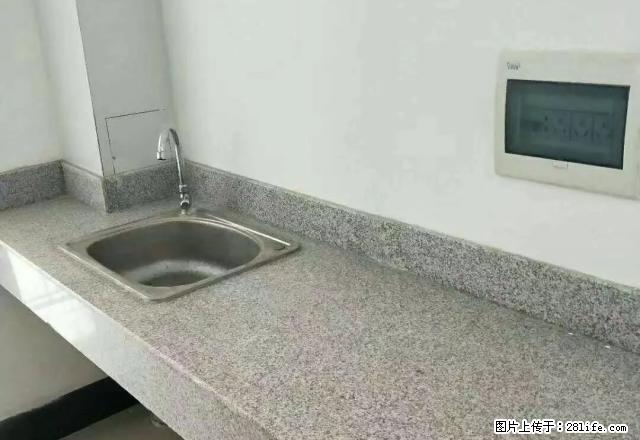 百树广场两个卧室,中装修,适合居住,办公,可随时看房。 - 房屋出租 - 房屋租售 - 临沧分类信息 - 临沧28生活网 lincang.28life.com