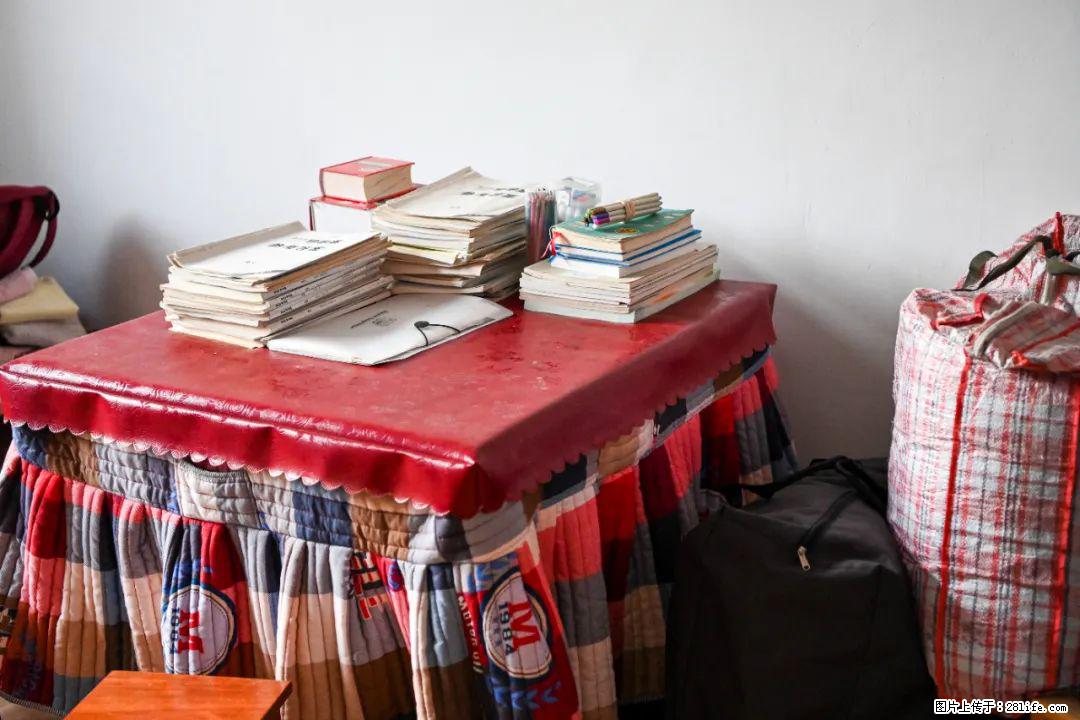 全网追的“扁担女孩”,找了一份暑假工,时薪12元 - 临沧生活资讯 - 临沧28生活网 lincang.28life.com