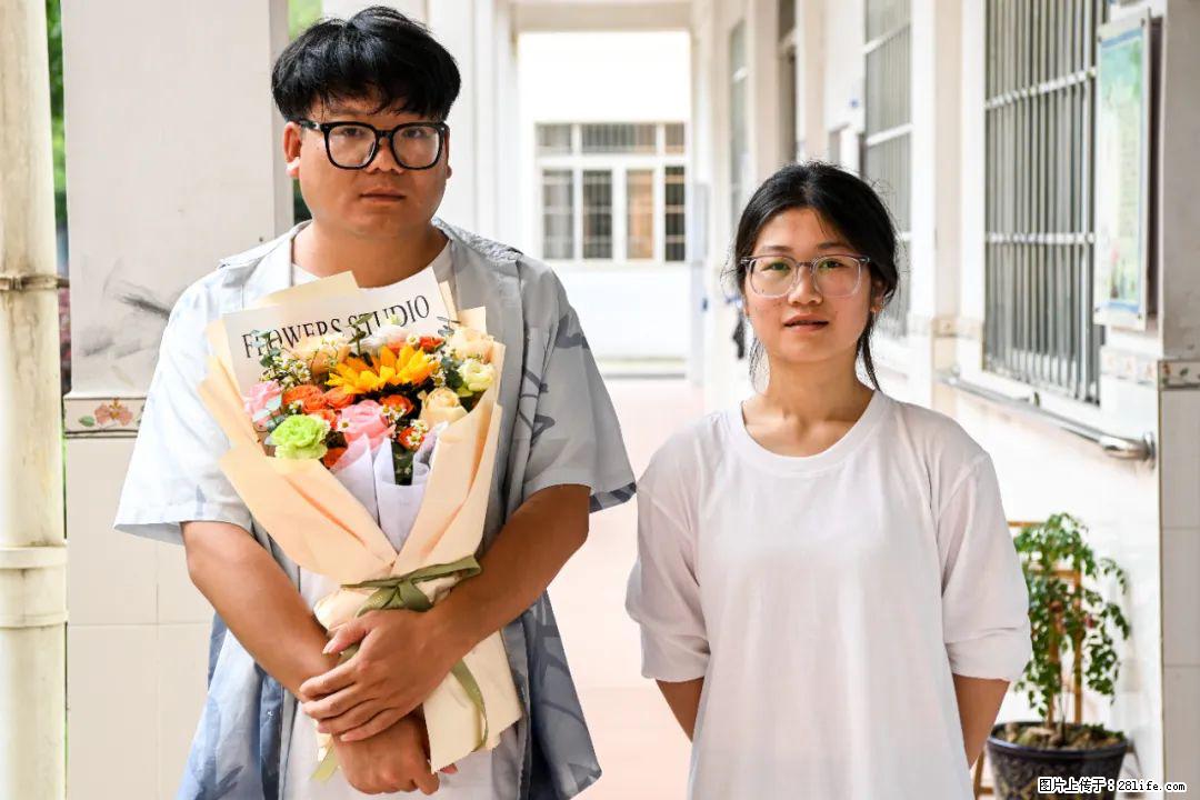 全网追的“扁担女孩”,找了一份暑假工,时薪12元 - 临沧生活资讯 - 临沧28生活网 lincang.28life.com